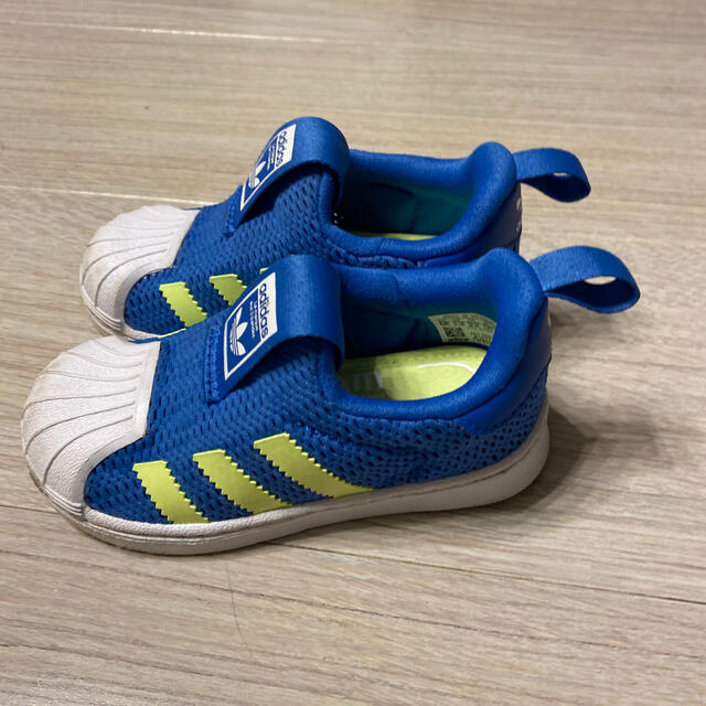 adidas(アディダス)のアディダス　キッズシューズ キッズ/ベビー/マタニティのキッズ靴/シューズ(15cm~)(スニーカー)の商品写真