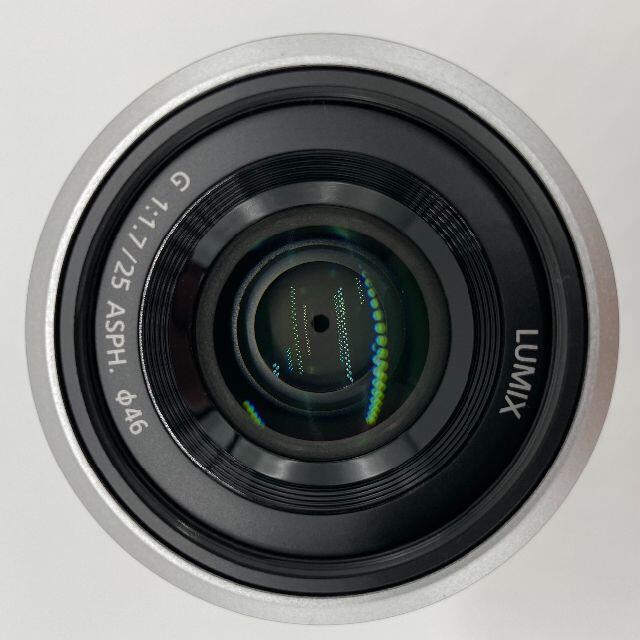 Panasonic(パナソニック)の青猫ゆれゆれ様専用 未使用Panasonic単焦点レンズH-H025-Sシルバー スマホ/家電/カメラのカメラ(レンズ(単焦点))の商品写真