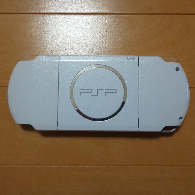 PlayStation Portable(プレイステーションポータブル)の（管02）PSP-3000（白、修理品）すぐ遊べるセット エンタメ/ホビーのゲームソフト/ゲーム機本体(携帯用ゲーム機本体)の商品写真