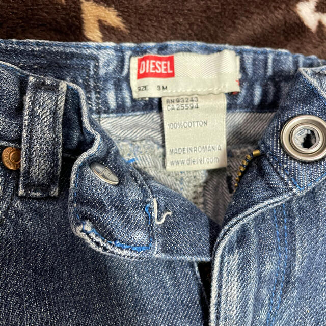 DIESEL(ディーゼル)のディーゼル　ジーンズ　パンツ　男女兼用　9M デニム　キッズ　 キッズ/ベビー/マタニティのベビー服(~85cm)(パンツ)の商品写真