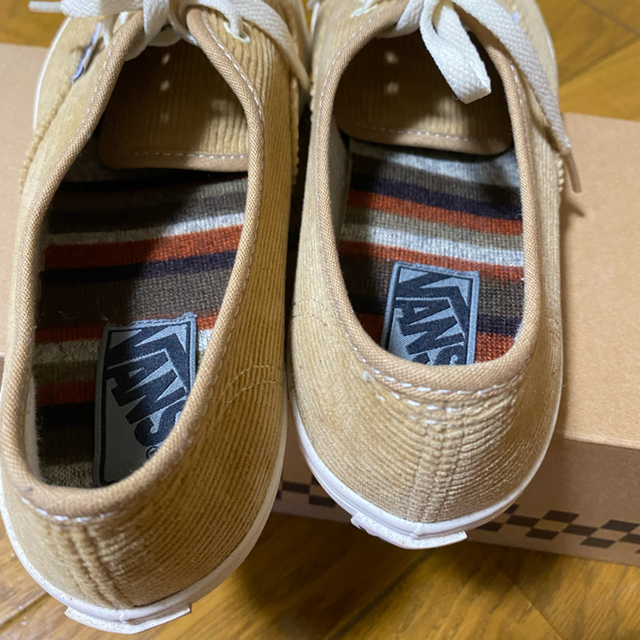 VANS(ヴァンズ)のこれからの季節に‼️【新品未使用】VANS  コーデュロイスニーカー　ベージュ レディースの靴/シューズ(スニーカー)の商品写真