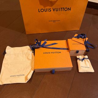 ルイヴィトン(LOUIS VUITTON)の箱2点、袋2点(ショップ袋)