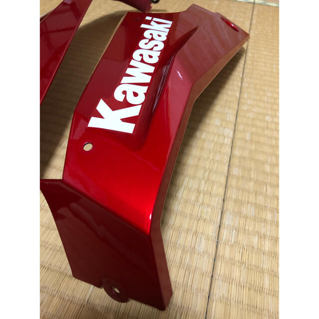 カワサキ(カワサキ)のNinja400  アンダーカウル(赤) 純正部品 自動車/バイクのバイク(パーツ)の商品写真
