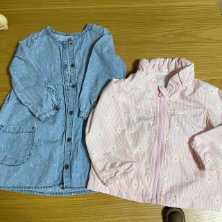 エイチアンドエム(H&M)のH&Mデニムワンピースチュニック80、花柄ウィンドブレーカー80,2枚セット(ジャケット/コート)