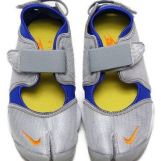 5ページ目 ナイキ シルバー スニーカー レディース の通販 1 000点以上 Nikeのレディースを買うならラクマ 5ページ目 ナイキ シルバー スニーカー レディース の通販 1 000点以上 Nikeのレディースを買うならラクマ