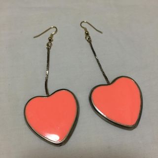 アクセサライズ(Accessorize)のオレンジハートピアス(ピアス)