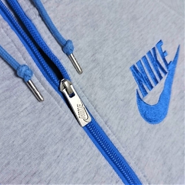 NIKE(ナイキ)の【レア・美品】NIKE  ナイキ 刺繍ロゴ スウェット パーカー レディース レディースのトップス(パーカー)の商品写真