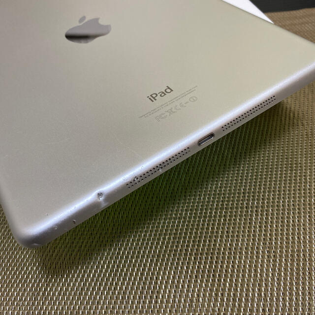 iPad(アイパッド)のiPad Air 9.7インチ 16GB wifiモデル スマホ/家電/カメラのPC/タブレット(タブレット)の商品写真