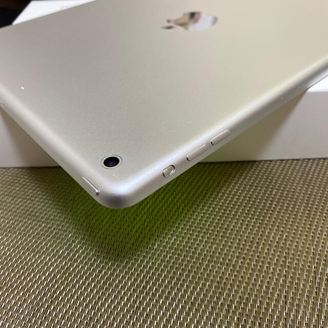 iPad(アイパッド)のiPad Air 9.7インチ 16GB wifiモデル スマホ/家電/カメラのPC/タブレット(タブレット)の商品写真