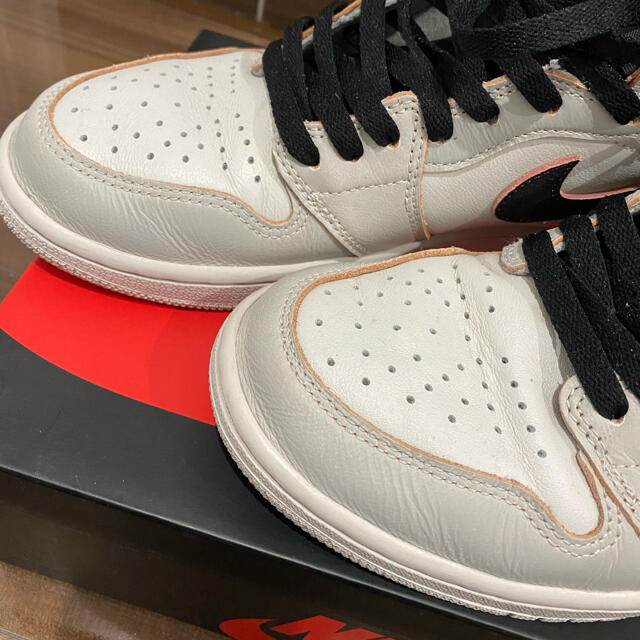 NIKE(ナイキ)のNIKE AIR JORDAN 1 RETRO HI NYC TO PARIS メンズの靴/シューズ(スニーカー)の商品写真