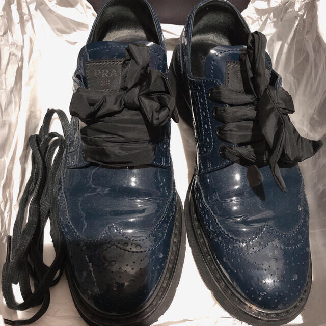 PRADA プラダ シューズ 青 エナメルウィングチップ 箱 紙袋付き
