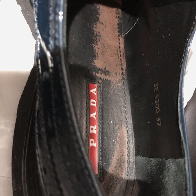 PRADA(プラダ)のPRADA プラダ シューズ 青 エナメルウィングチップ 箱 紙袋付き レディースの靴/シューズ(ローファー/革靴)の商品写真