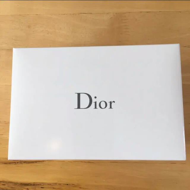 Christian Dior(クリスチャンディオール)のDior ディオール ノベルティ スクエア ポーチ 新品未使用 箱付き レディースのファッション小物(ポーチ)の商品写真