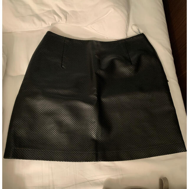 VIVAYOU(ビバユー)のVIVAYOU レザーミニスカート レディースのスカート(ミニスカート)の商品写真