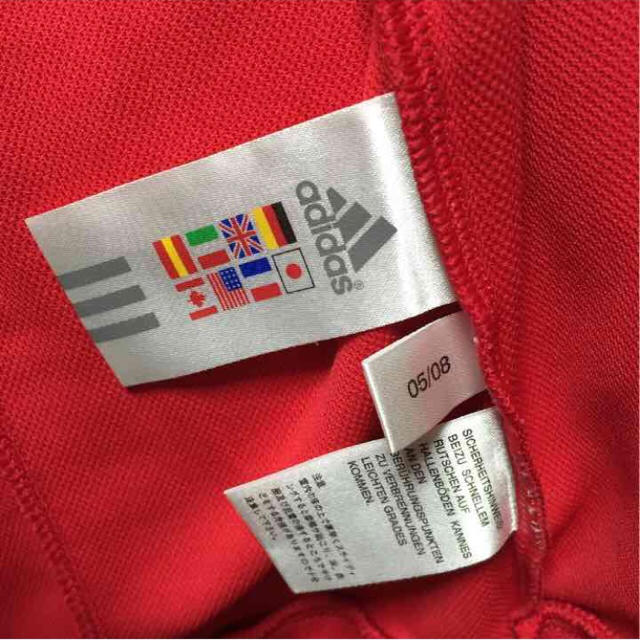 adidas(アディダス)のadidas 赤 パーカー レディースのトップス(パーカー)の商品写真