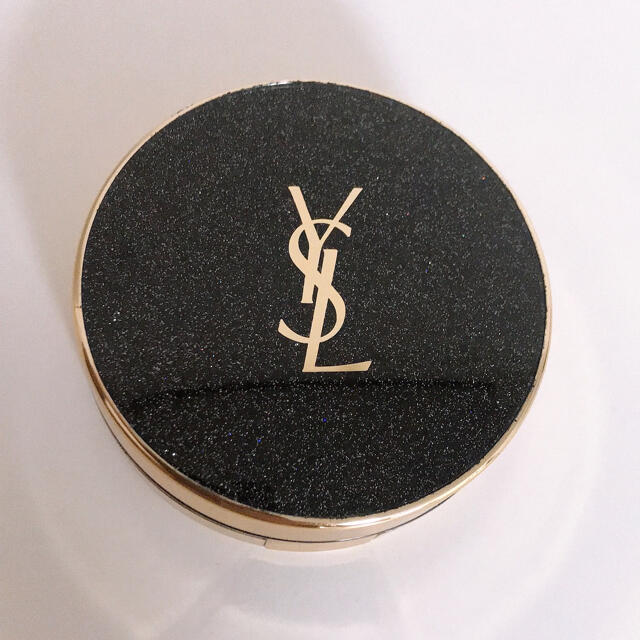 Yves Saint Laurent Beaute(イヴサンローランボーテ)のイヴ・サンローラン アンクル ド ポー ルクッション 限定ケース コスメ/美容のベースメイク/化粧品(その他)の商品写真