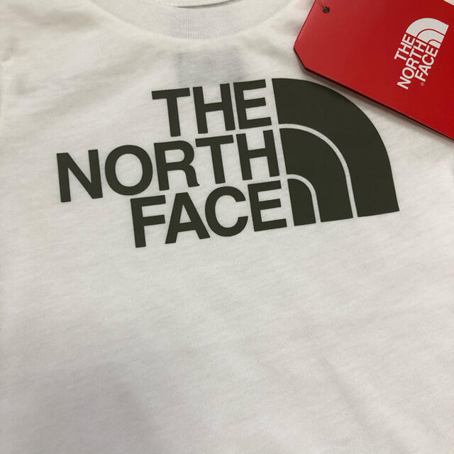 THE NORTH FACE(ザノースフェイス)の【海外限定】TNF ノースフェイス　ベビー　カーキ　ロゴTシャツ　80cm キッズ/ベビー/マタニティのベビー服(~85cm)(Ｔシャツ)の商品写真