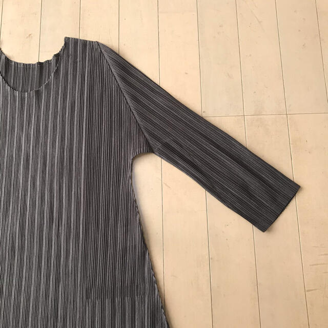 PLEATS PLEASE ISSEY MIYAKE(プリーツプリーズイッセイミヤケ)のプリーツプリーズ　チュニック レディースのトップス(チュニック)の商品写真