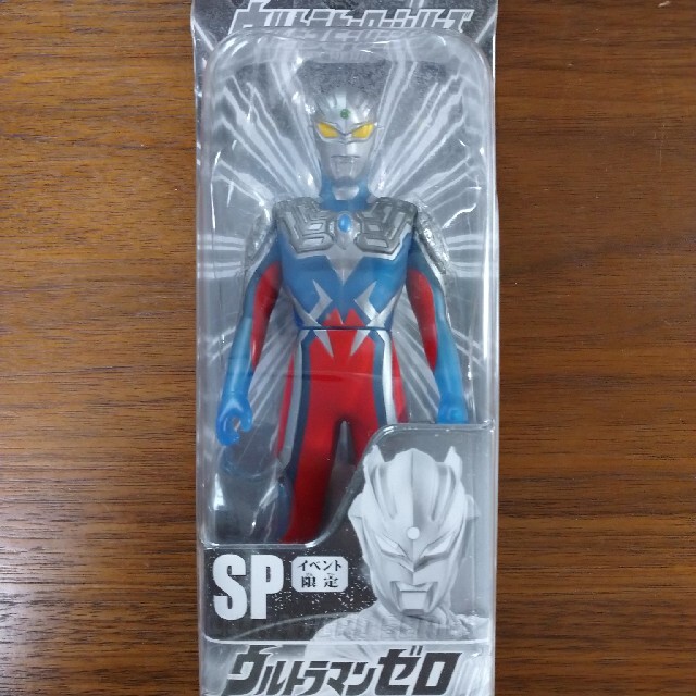 BANDAI(バンダイ)の【前田様専用】【未開封】バンダイ　ウルトラマンゼロ　ゼロツインソード　　　 エンタメ/ホビーのフィギュア(特撮)の商品写真