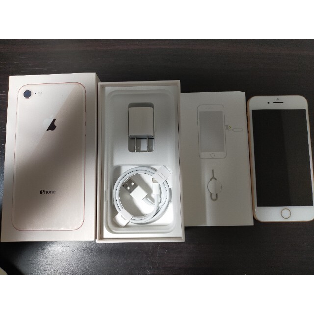 Apple(アップル)のみんチョコ様専用iPhone8　64GB　ピンクゴールド　iPhone本体 スマホ/家電/カメラのスマートフォン/携帯電話(スマートフォン本体)の商品写真