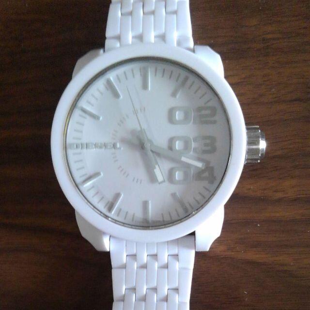白いディーゼルの時計腕時計(アナログ)