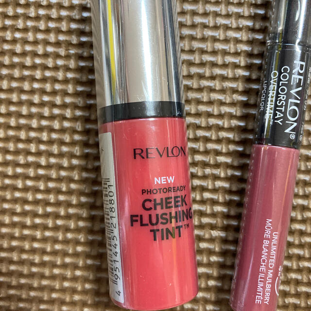 REVLON(レブロン)の専用　　レブロン　リップカラー　のみ コスメ/美容のキット/セット(コフレ/メイクアップセット)の商品写真