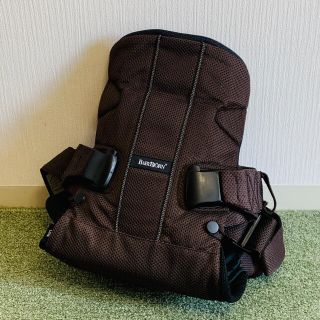 ベビービョルン(BABYBJORN)のベビーキャリア ONE+ AIR メッシュ ブラウンメッシュ ブラウン(抱っこひも/おんぶひも)