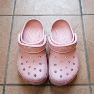 クロックス(crocs)のcrocsサンダル5-7    ８００円(サンダル)