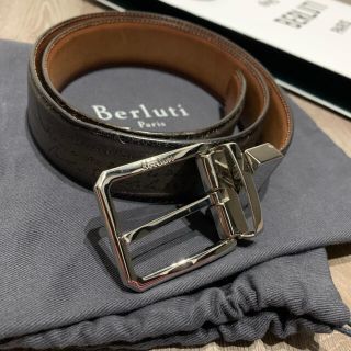 ベルルッティ(Berluti)の【美品】BERLUTI リバーシブルベルト　カリグラフィ　ベルルッティ(ベルト)