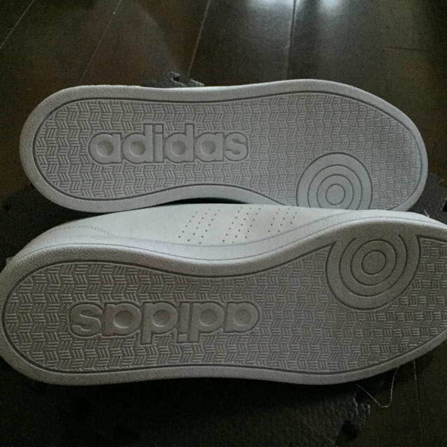 adidas(アディダス)の新品 adidas アディダス VALCLEAN 緑 バルクリーン 26.5㎝ メンズの靴/シューズ(スニーカー)の商品写真