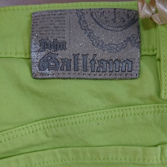 John Galliano(ジョンガリアーノ)のジョン ガリアーノ パンツ サイズ14 キッズ/ベビー/マタニティのキッズ服男の子用(90cm~)(パンツ/スパッツ)の商品写真