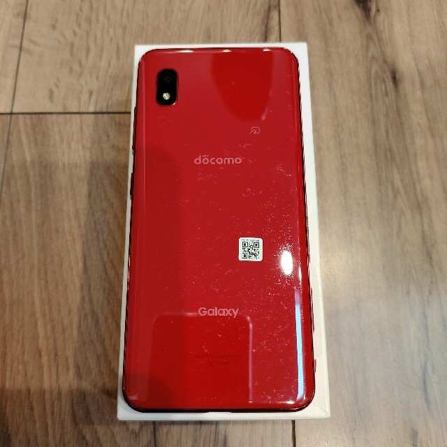 Galaxy(ギャラクシー)のGalaxy A20 red 32 GB docomo スマホ/家電/カメラのスマートフォン/携帯電話(スマートフォン本体)の商品写真