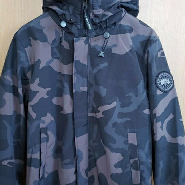 CANADA GOOSE(カナダグース)の今日限定値下げ❗️訳あり　CANADAGOOSE　マウンテンパーカー　Mサイズ メンズのジャケット/アウター(マウンテンパーカー)の商品写真