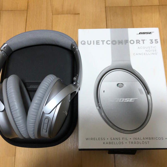 BOSE(ボーズ)の【S様専用】Bose QuietComfort 35 シルバー スマホ/家電/カメラのオーディオ機器(ヘッドフォン/イヤフォン)の商品写真