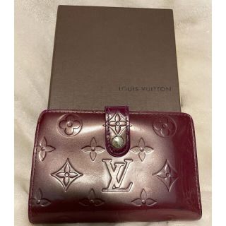 ルイヴィトン(LOUIS VUITTON)のルイヴィトン ヴェルニ ヴィエノワ 二つ折財布 エンジ(財布)