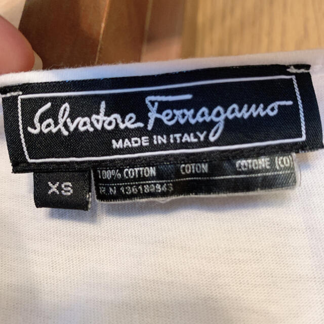 Salvatore Ferragamo(サルヴァトーレフェラガモ)のフェラガモ パフスリーブ Tシャツ レディースのトップス(Tシャツ(半袖/袖なし))の商品写真