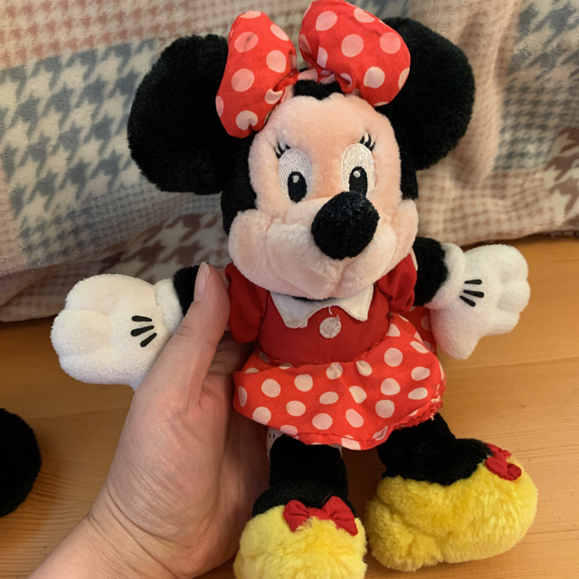 Disney ディズニーキャラクター ミッキー ミニー ぬいぐるみ二体セット 汚れ箇所あり の通販 By あすか S Shop ディズニー ならラクマ Disney ディズニーキャラクター ミッキー ミニー ぬいぐるみ二体セット 汚れ箇所あり の通販 By あすか S Shop ディズニー ならラクマ