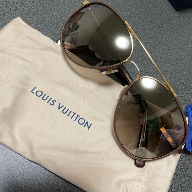 ファッション小物LOUIS VUITTONサングラス