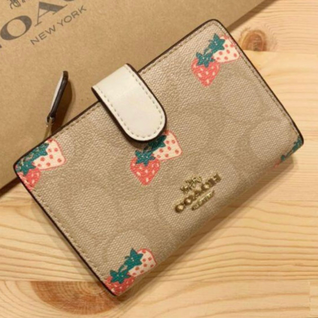 COACH(コーチ)のCOACH 財布 レディースのファッション小物(財布)の商品写真