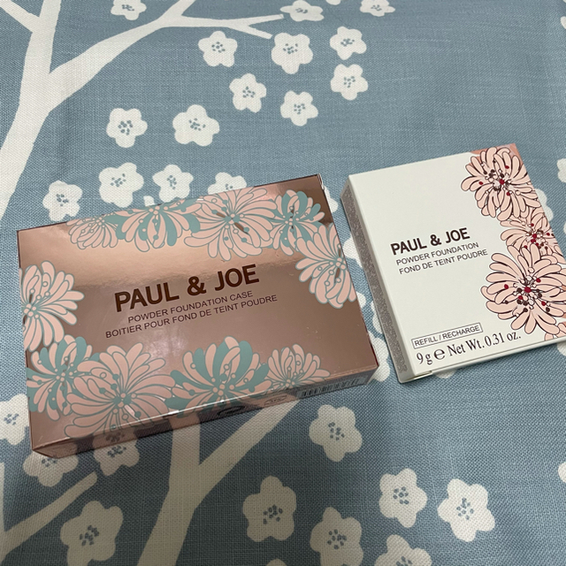 PAUL & JOE(ポールアンドジョー)の新品 ポール&ジョー ファンデーションケース ブラシ付き コスメ/美容のベースメイク/化粧品(その他)の商品写真