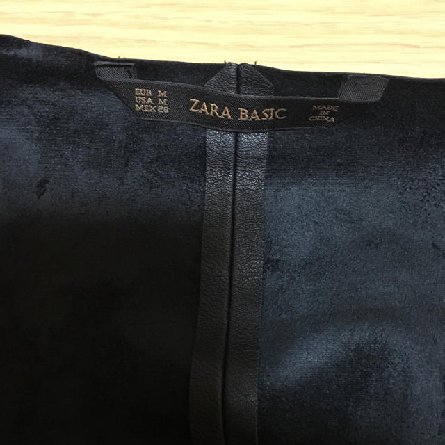 ZARA(ザラ)のZARA レザーカーディガン 再値下げ omo様 レディースのジャケット/アウター(ノーカラージャケット)の商品写真