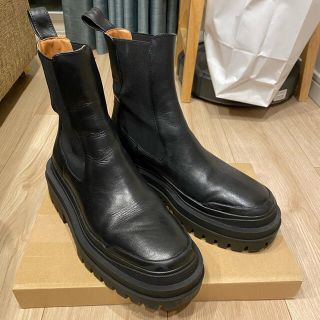 ザラ(ZARA)の【ZARA】厚底ブーツ（黒/サイズ24㎝）(ブーツ)