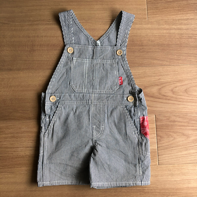 西松屋(ニシマツヤ)のオーバーオール 95 ［新品未使用］ キッズ/ベビー/マタニティのキッズ服男の子用(90cm~)(パンツ/スパッツ)の商品写真