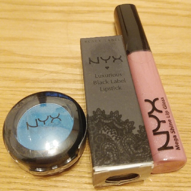 NYX(エヌワイエックス)の新品♡NYX　3点セット コスメ/美容のベースメイク/化粧品(口紅)の商品写真