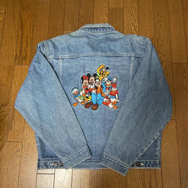 Disney Store 90Sディズニー 刺繍 デニムジャケット | フリマアプリ ラクマ