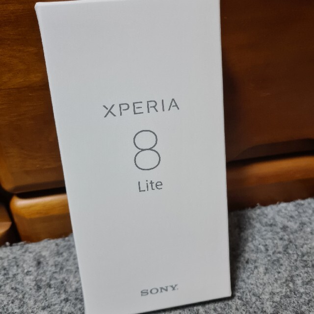 Xperia8 lite ホワイトスマートフォン/携帯電話
