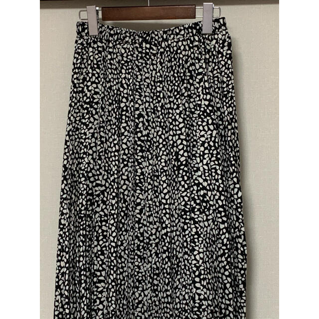 PLST(プラステ)の美品♡プラステ♡サテンプリーツスカート　ブラックレオパード レディースのスカート(ロングスカート)の商品写真