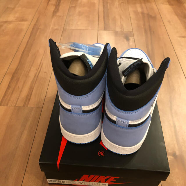 NIKE(ナイキ)のNIKE AIR JORDAN1 UNC 27センチ メンズの靴/シューズ(スニーカー)の商品写真