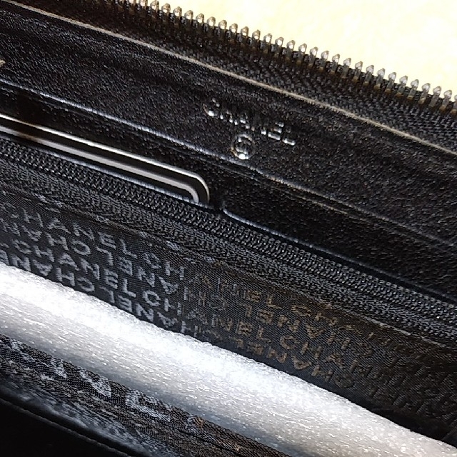 CHANEL(シャネル)のシャネルノベルティ－新品未使用黒のエナメル長財布春財布にいかがでしょうか？ レディースのファッション小物(財布)の商品写真