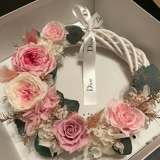 Dior - Dior リース 薔薇飾り 非売品の通販 by uscsin's shop Dior - Dior リース 薔薇飾り 非売品の通販 by uscsin's shop